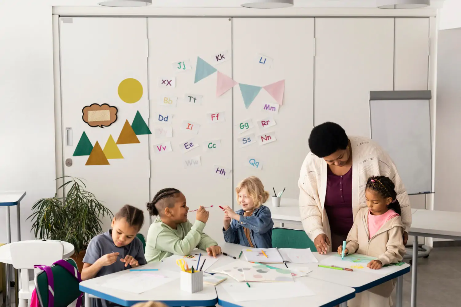 How Daycare Services Support Working Parents in India